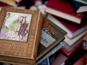 Kindle Paperwhite で無料の三国志を読み始めた