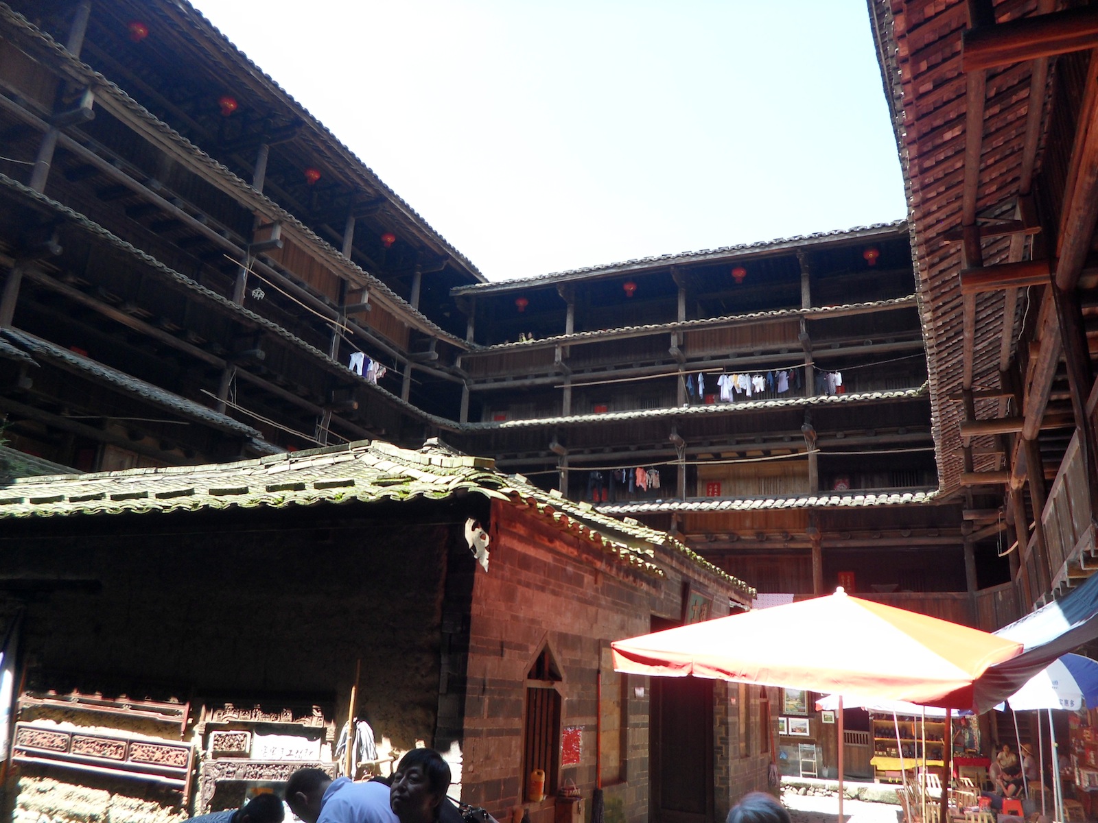 四角い土楼の内部1