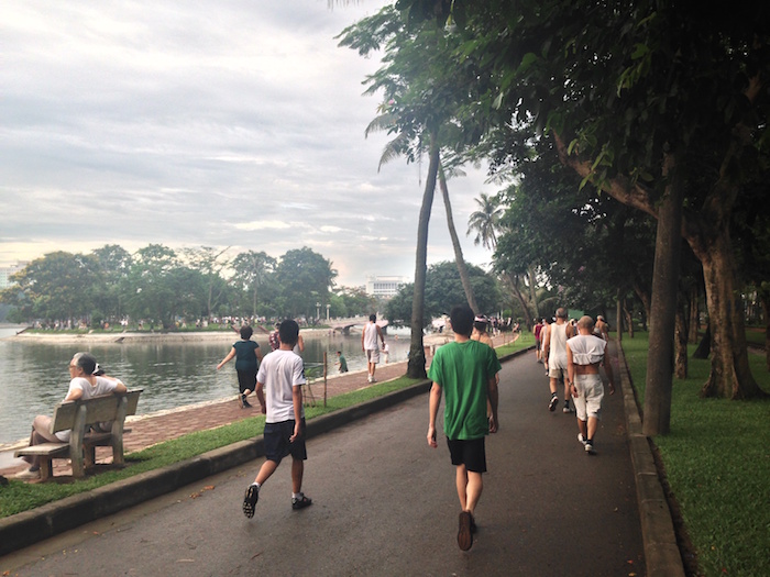 トンニャット公園 休日の朝