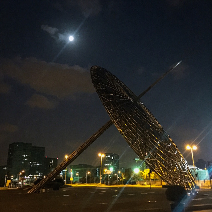 ロータリーにあるアンテナのようなもの