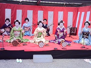 京都植物園での舞妓さんと芸妓さん 京都植物園での舞妓さんと芸妓さん